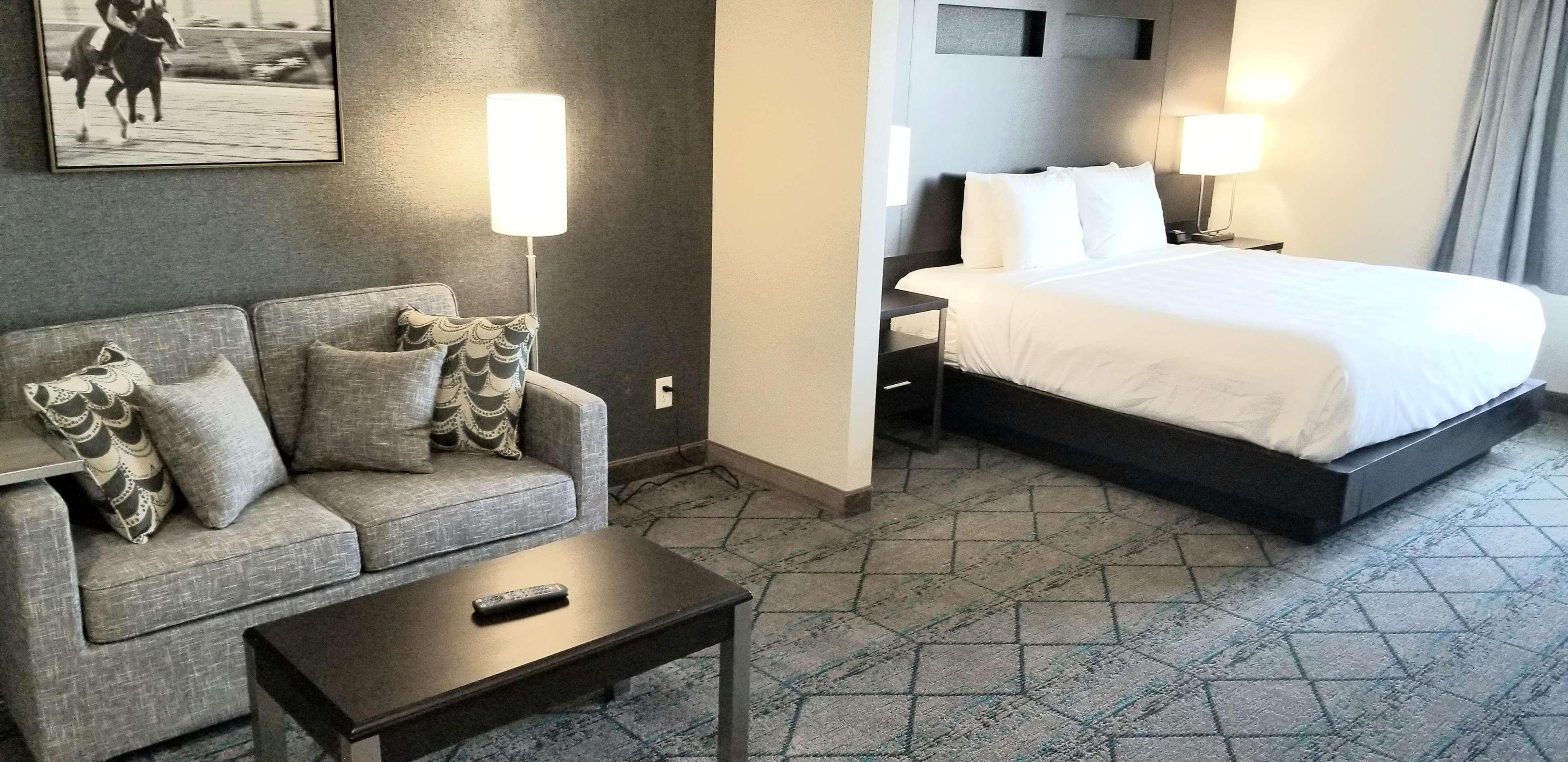 Comfort Inn & Suites Clarksville - Louisville North 외부 사진