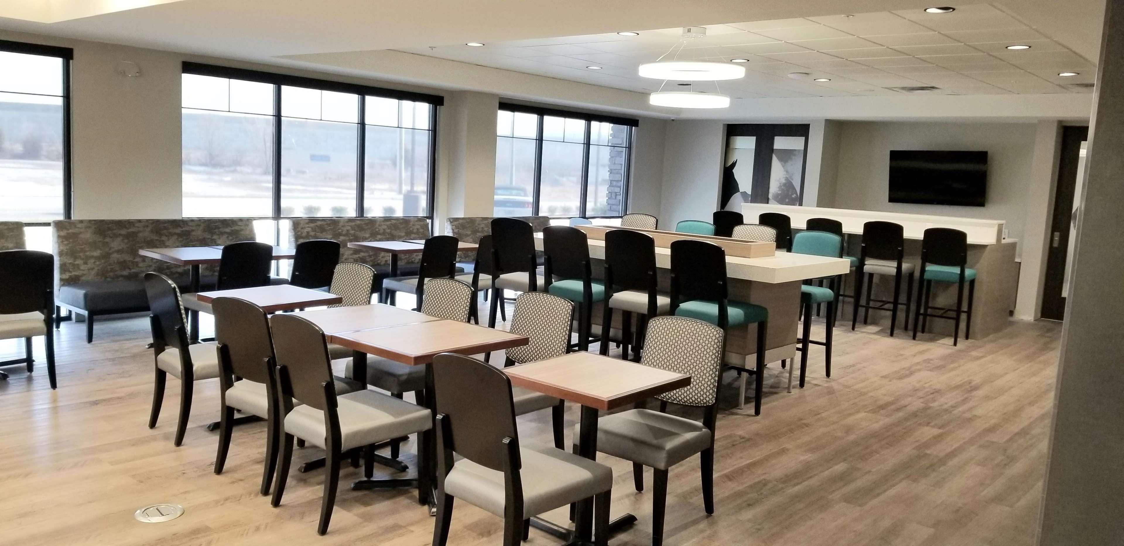 Comfort Inn & Suites Clarksville - Louisville North 외부 사진