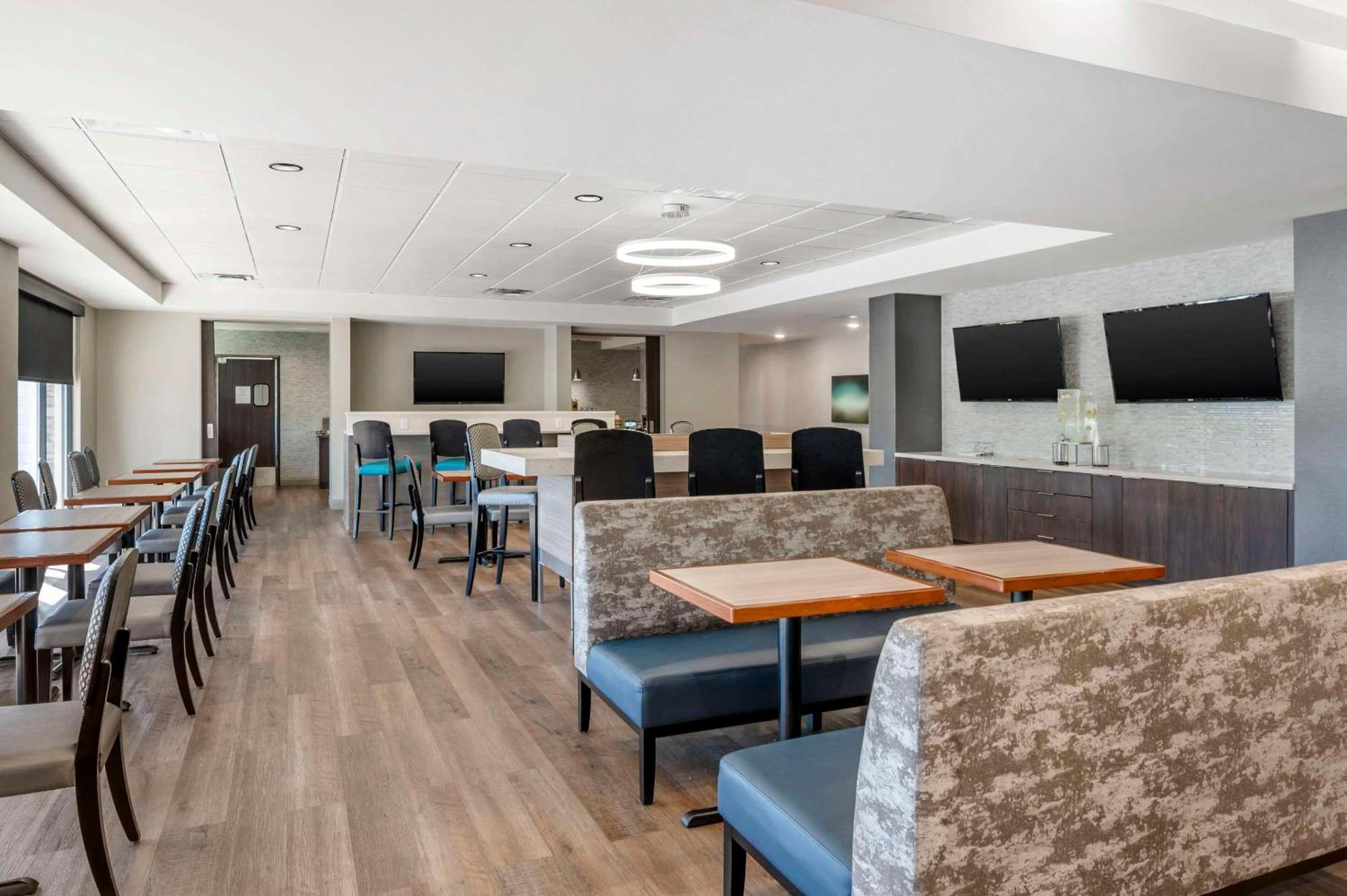 Comfort Inn & Suites Clarksville - Louisville North 외부 사진