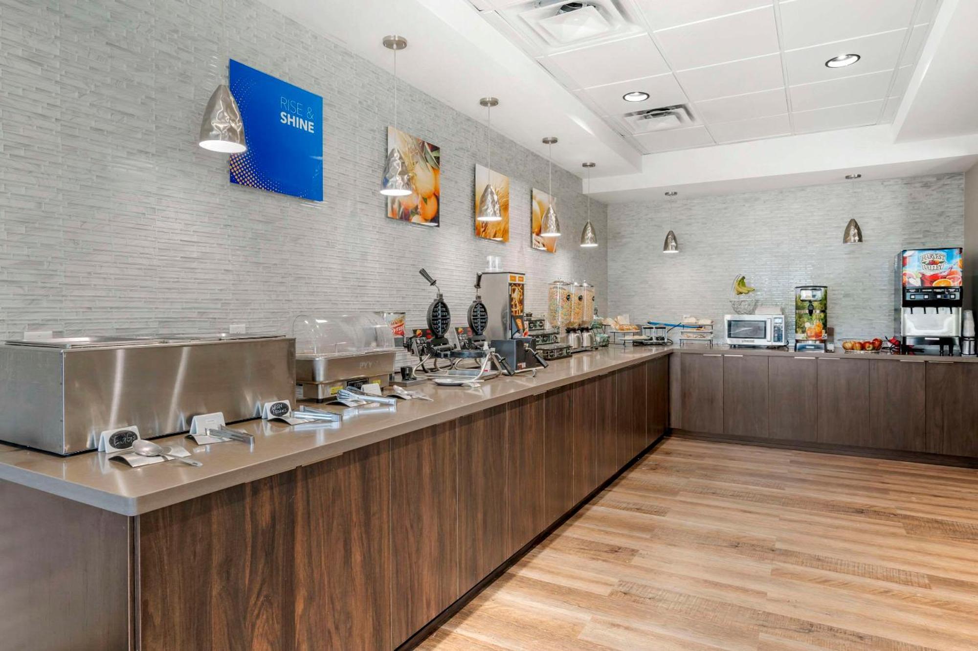 Comfort Inn & Suites Clarksville - Louisville North 외부 사진