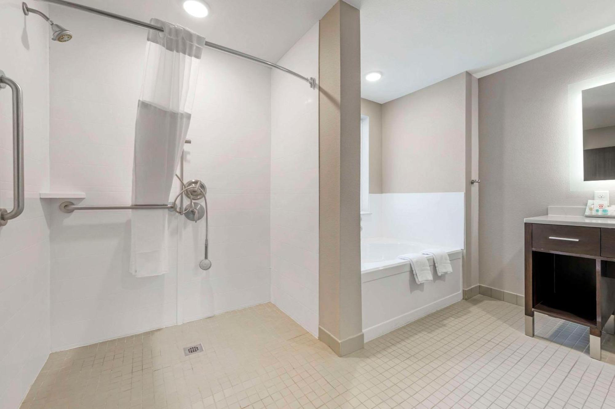 Comfort Inn & Suites Clarksville - Louisville North 외부 사진