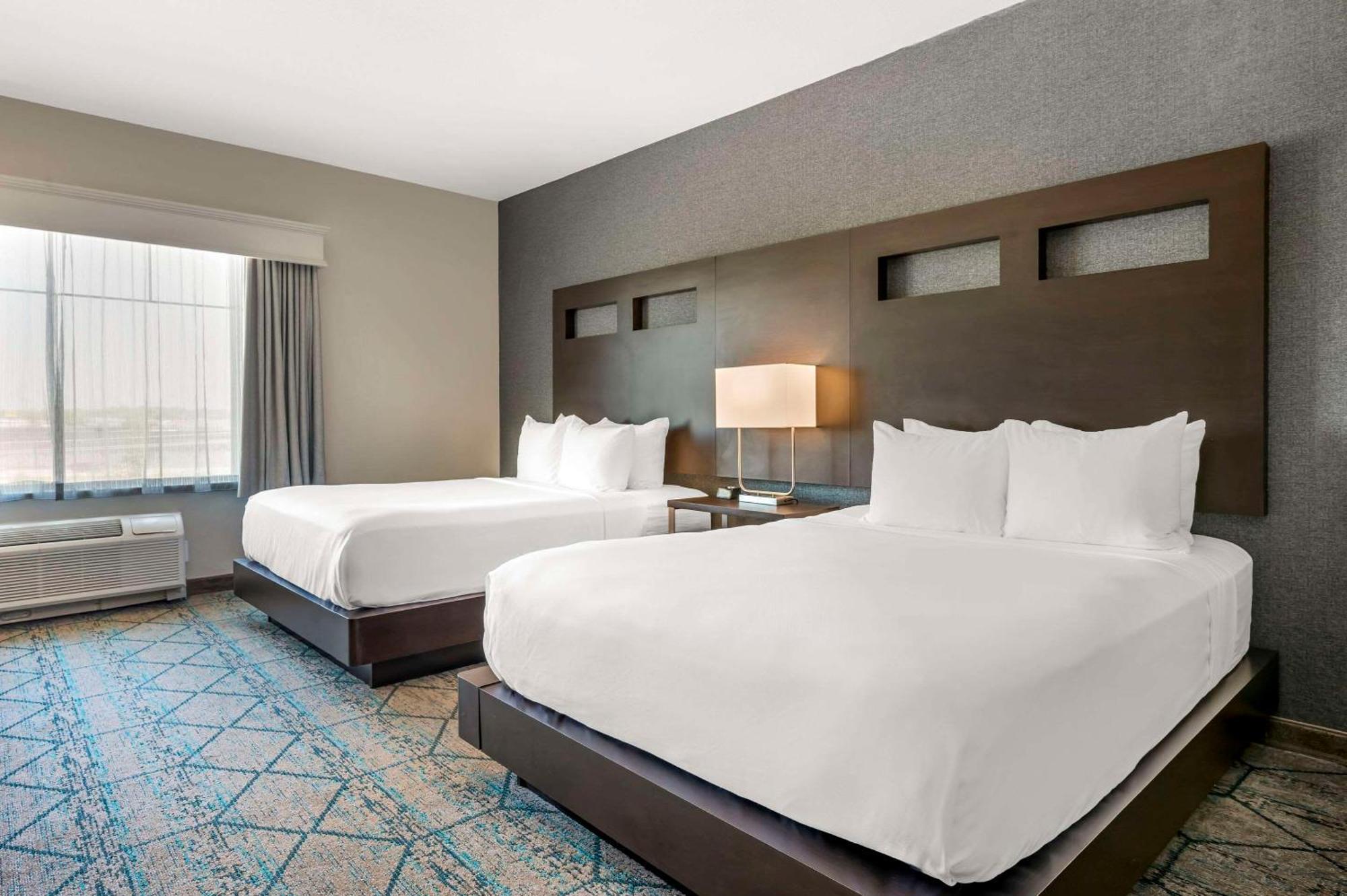 Comfort Inn & Suites Clarksville - Louisville North 외부 사진