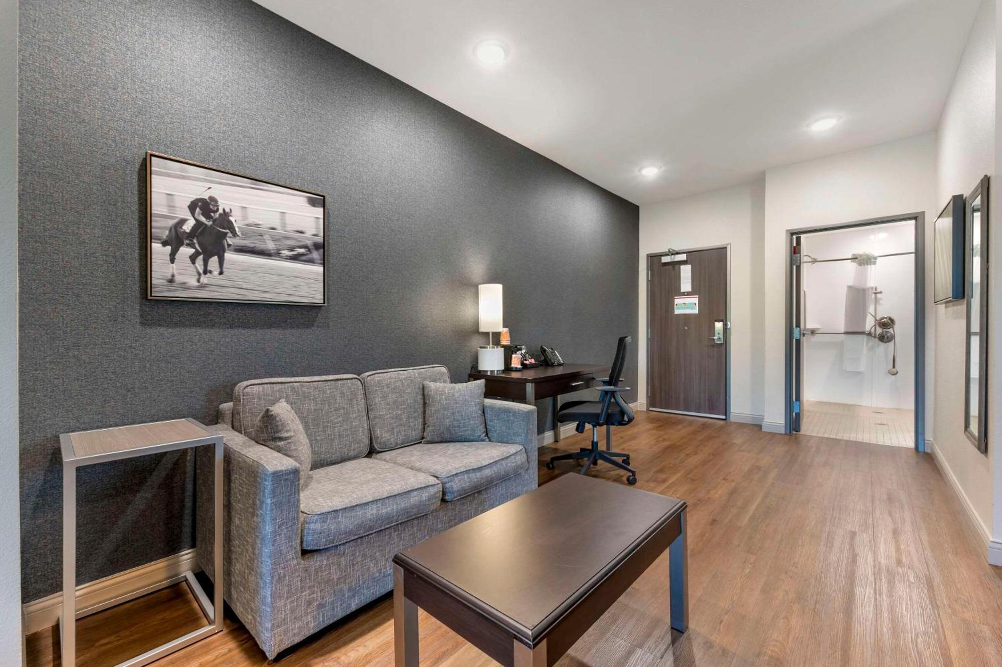 Comfort Inn & Suites Clarksville - Louisville North 외부 사진