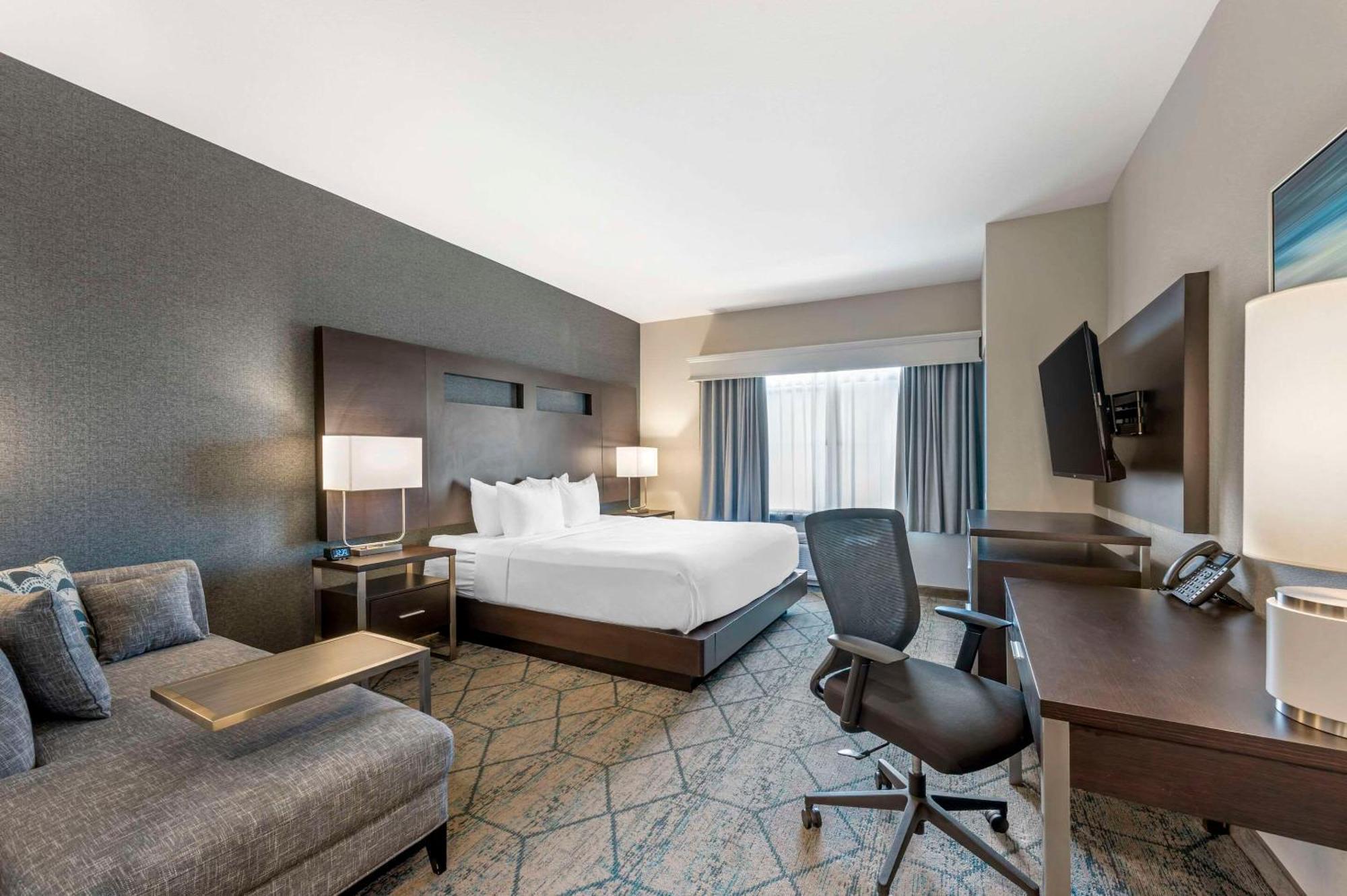 Comfort Inn & Suites Clarksville - Louisville North 외부 사진
