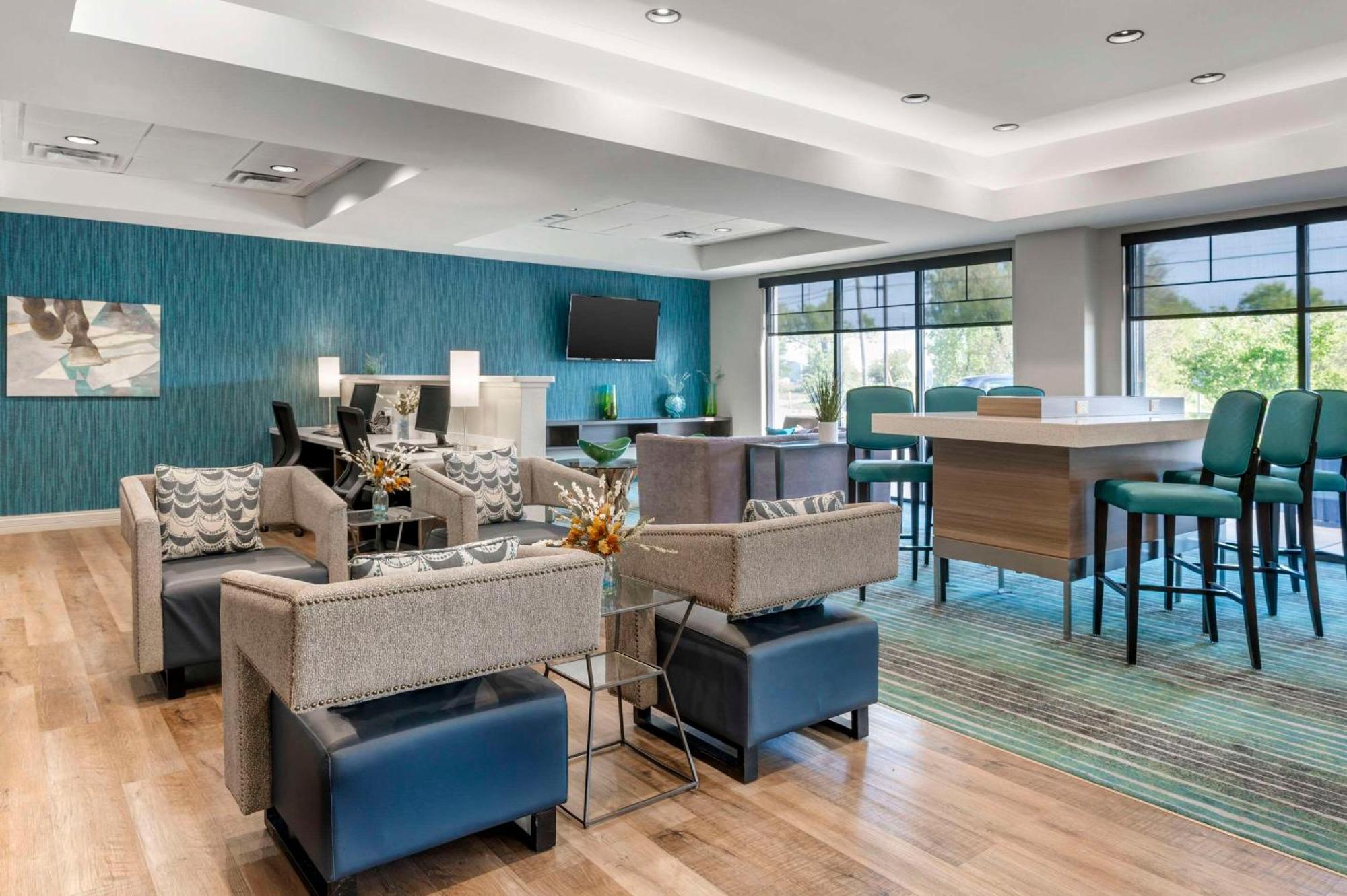 Comfort Inn & Suites Clarksville - Louisville North 외부 사진