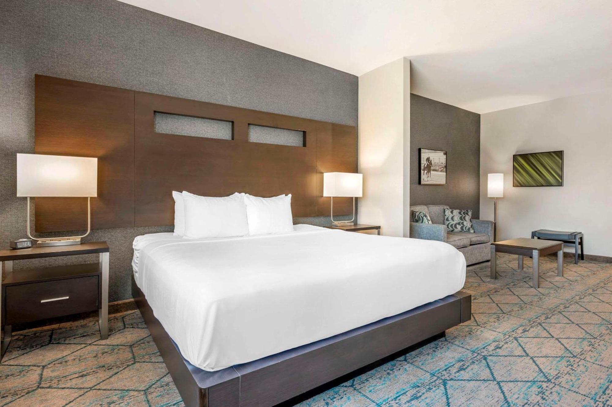Comfort Inn & Suites Clarksville - Louisville North 외부 사진